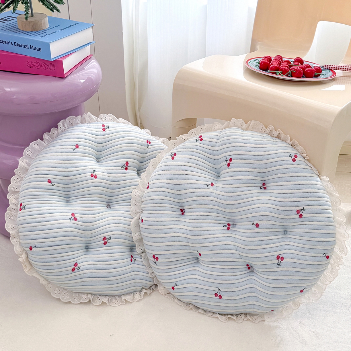 91家纺网 家纺一手货源 找家纺 座享家 2026新款凉感两用云朵蒲团 蓝条樱桃