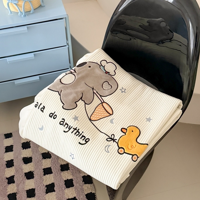 91家纺网 家纺一手货源 找家纺 （总）吾欢心 2026新款卡通绣花高克重乙纶PE凉席席子三件套床裙款