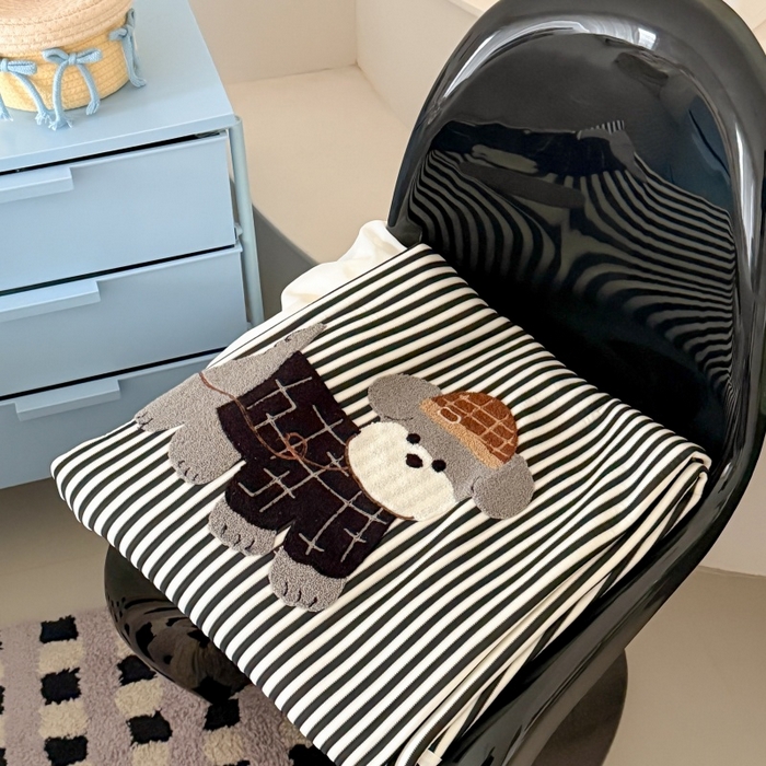 91家纺网 家纺一手货源 找家纺 吾欢心 2026新款卡通绣花高克重乙纶PE凉席席子三件套床裙款 组合图仅供展示不可下单