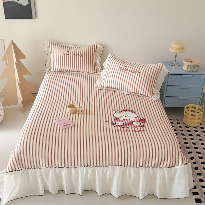 91家纺网 家纺一手货源 找家纺 吾欢心 2026新款卡通绣花高克重乙纶PE凉席席子三件套床裙款 口袋小狗