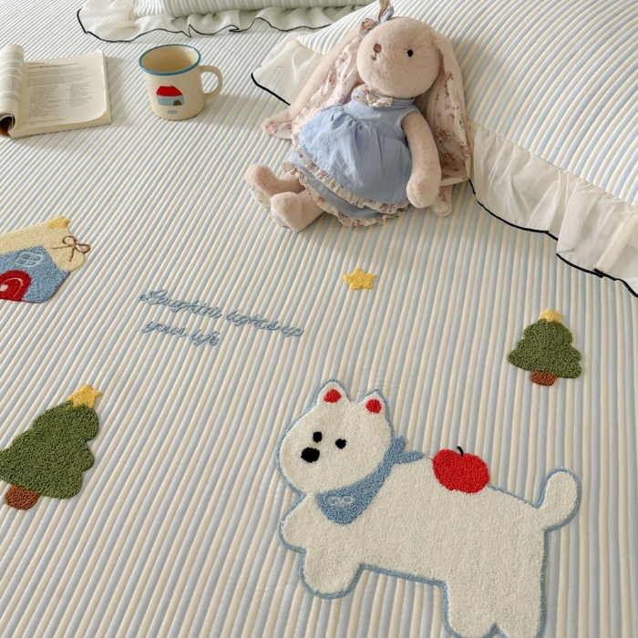 91家纺网 家纺一手货源 找家纺 吾欢心 2026新款卡通绣花高克重乙纶PE凉席席子三件套床裙款 童趣时光