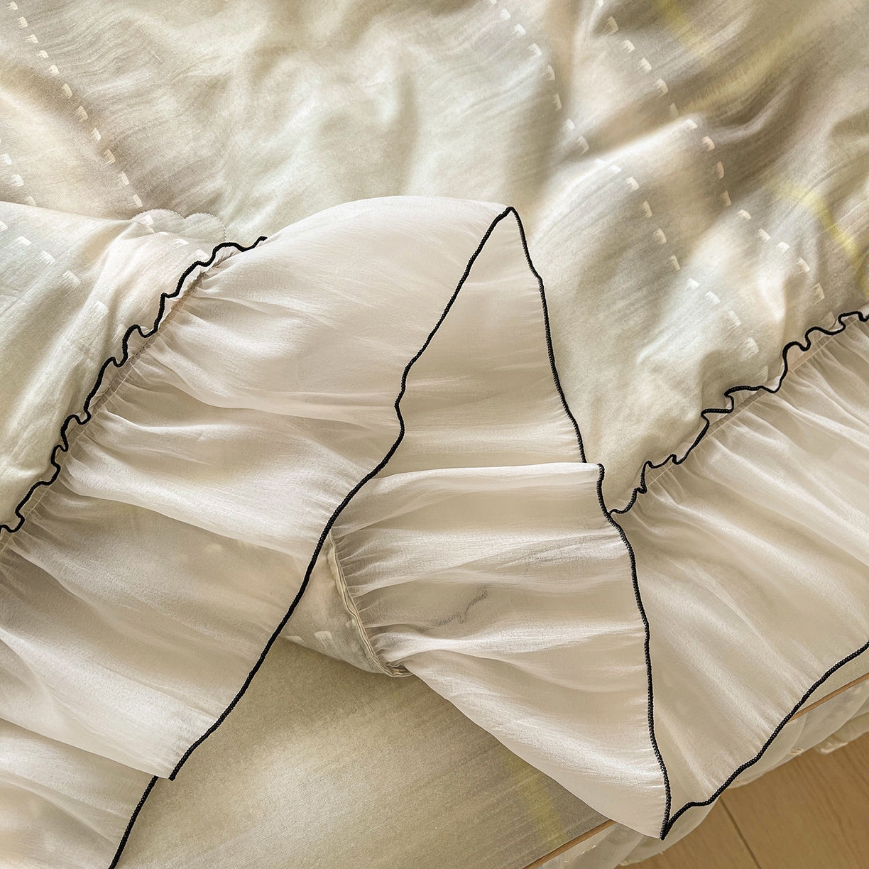 91家纺网 家纺一手货源 找家纺 宜凡家纺 2026新款全棉数码印花夏被床裙四件套④号系列 光之羽 绿