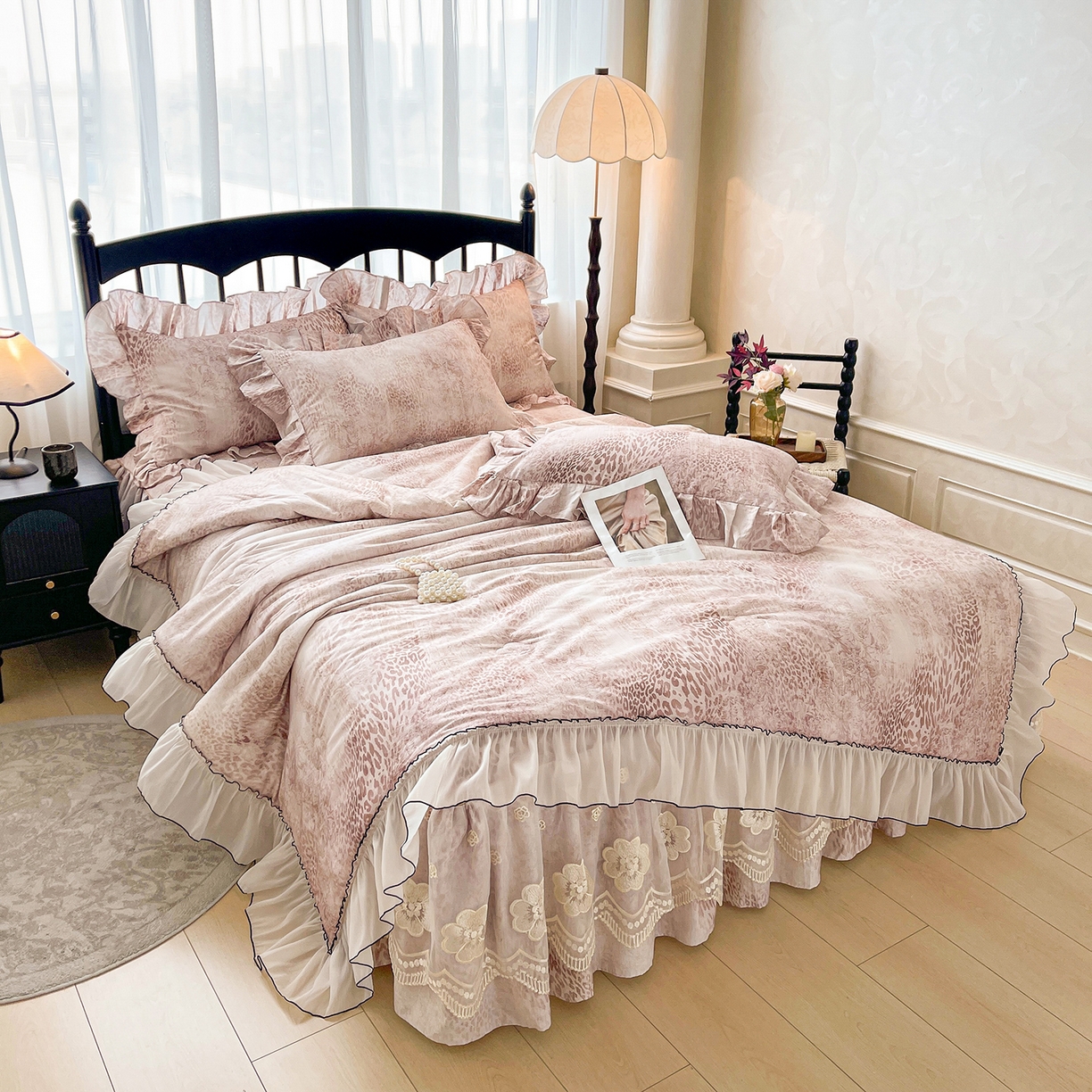 91家纺网 家纺一手货源 找家纺 宜凡家纺 2026新款全棉数码印花夏被床裙四件套④号系列 克里斯