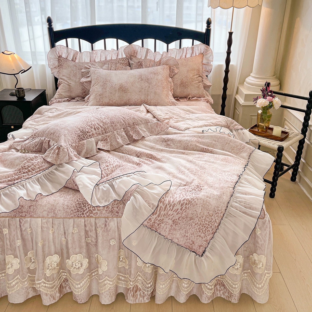 91家纺网 家纺一手货源 找家纺 宜凡家纺 2026新款全棉数码印花夏被床裙四件套④号系列 克里斯