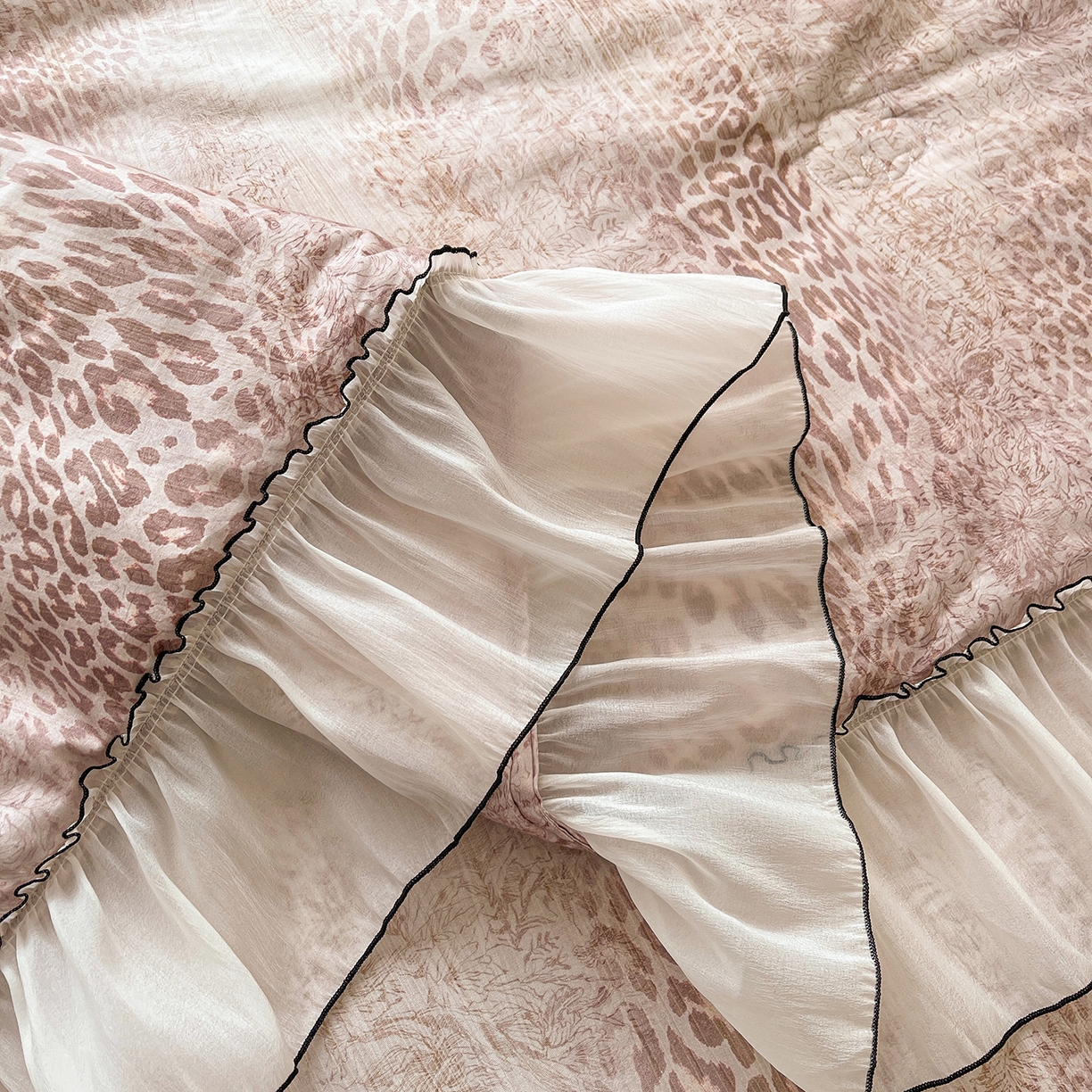 91家纺网 家纺一手货源 找家纺 宜凡家纺 2026新款全棉数码印花夏被床裙四件套④号系列 克里斯