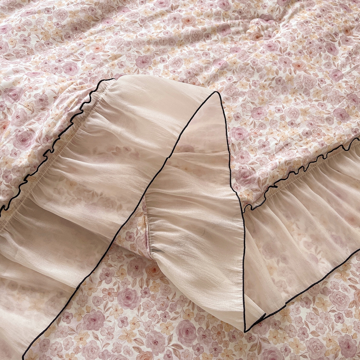 91家纺网 家纺一手货源 找家纺 宜凡家纺 2026新款全棉数码印花夏被床裙四件套④号系列 醒春集