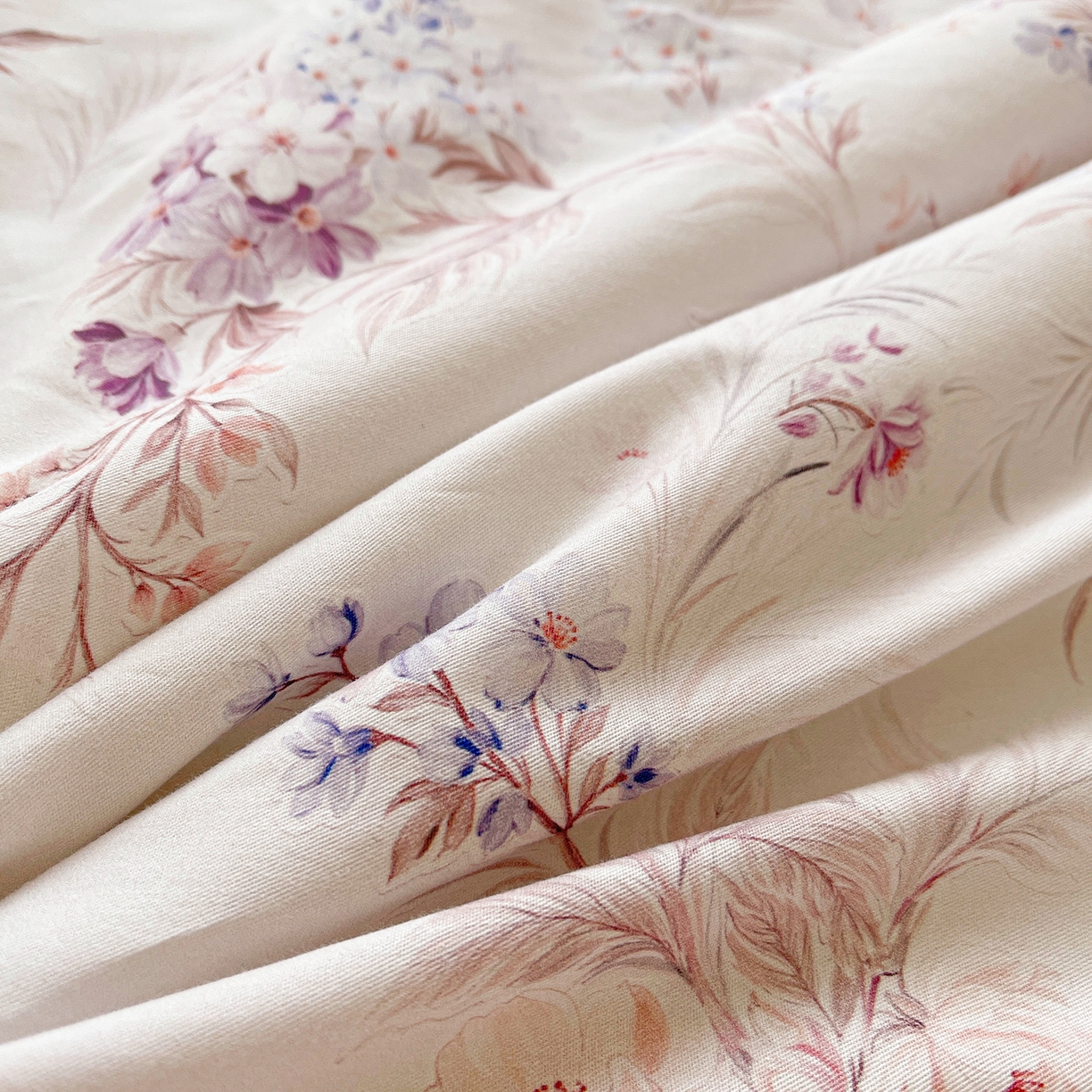 91家纺网 家纺一手货源 找家纺 宜凡家纺 2026新款全棉数码印花夏被床裙四件套④号系列 悦色