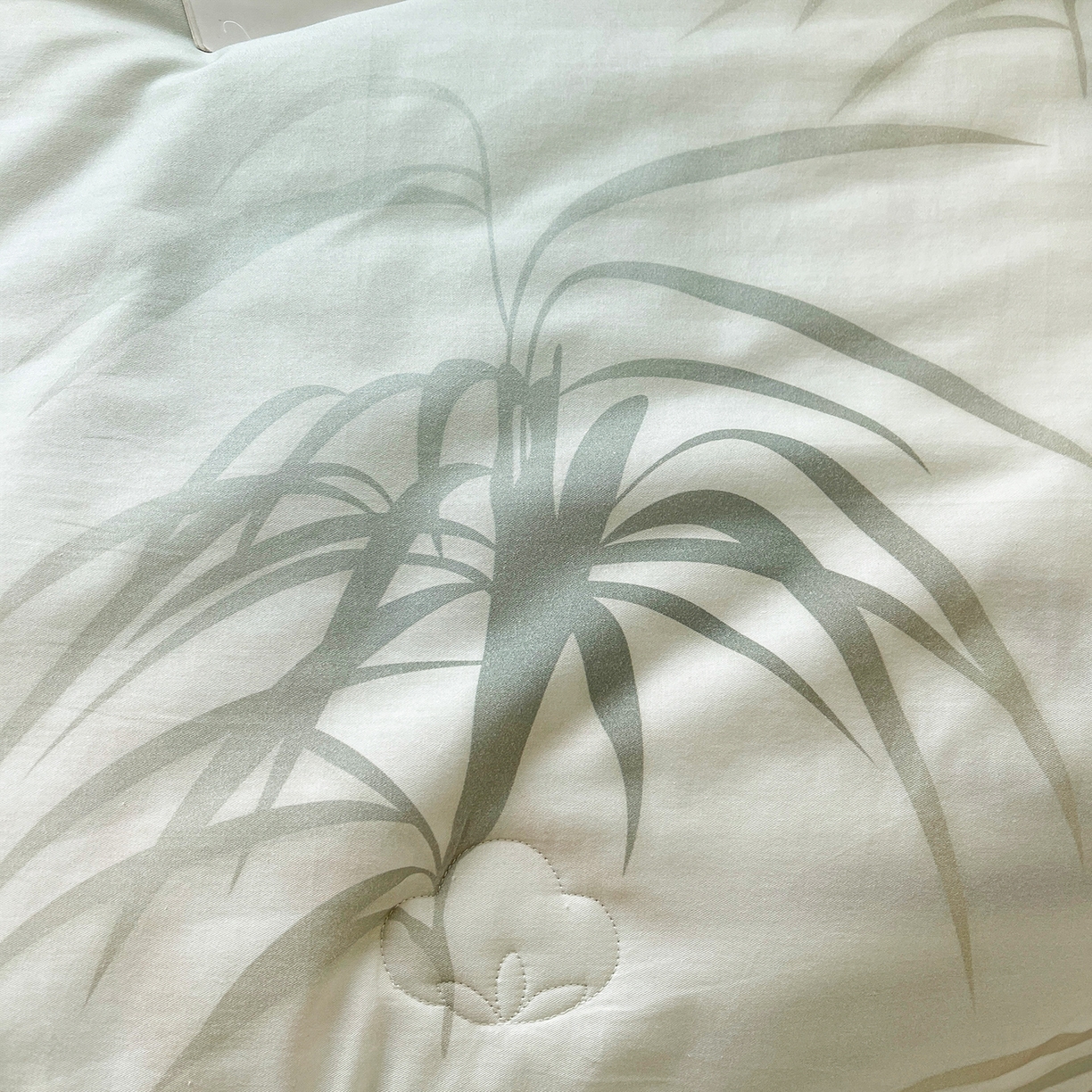 91家纺网 家纺一手货源 找家纺 宜凡家纺 2026新款全棉数码印花夏被床裙四件套④号系列 竹影 绿