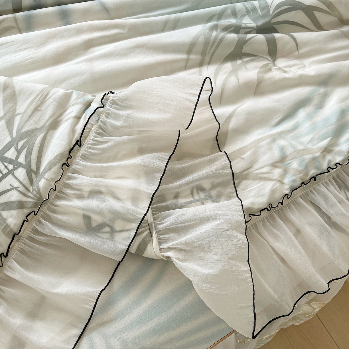 91家纺网 家纺一手货源 找家纺 宜凡家纺 2026新款全棉数码印花夏被床裙四件套④号系列 竹影 绿