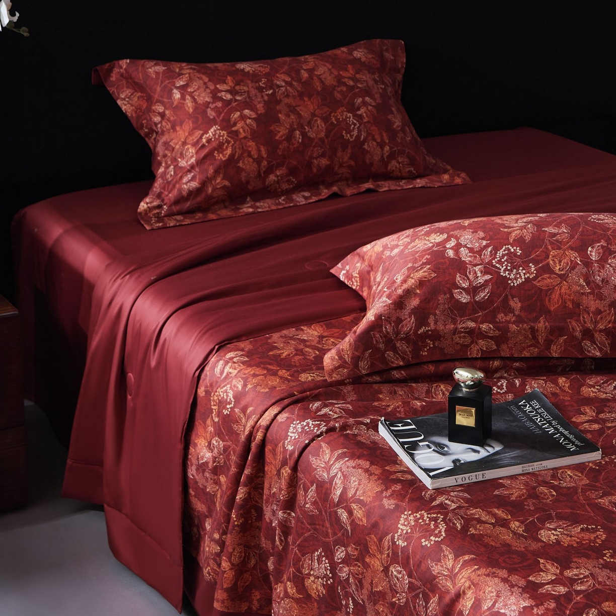 91家纺网 家纺一手货源 找家纺 南通朵美纺织品有限公司 2026新款100支天丝棉夏被四件套系列 繁花似锦（红）