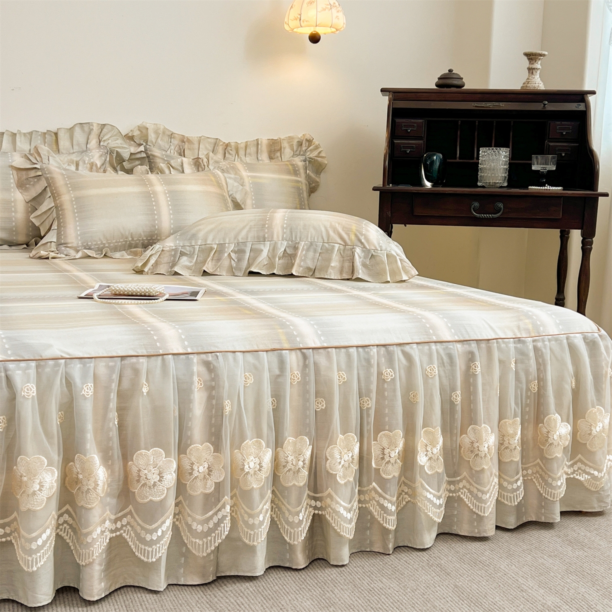 91家纺网 家纺一手货源 找家纺 宜凡家纺 2026新款全棉数码印花单床裙三件套④号系列 光之羽 绿