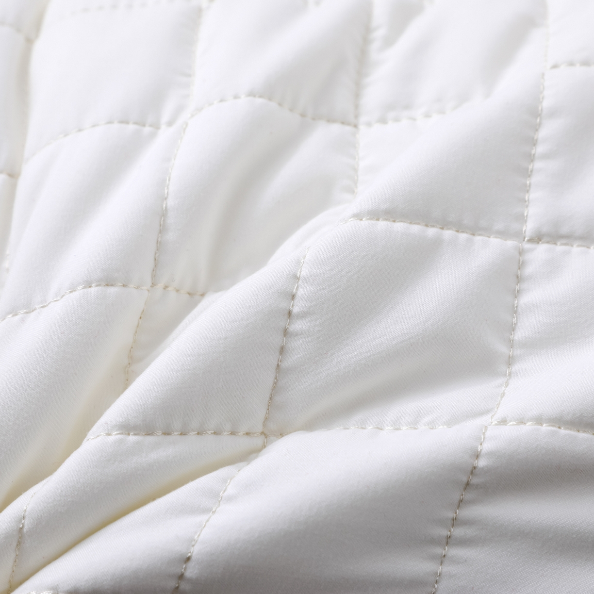 91家纺网 家纺一手货源 找家纺 （总）仁宇枕业 2026新款新品立体绵芙泡泡格软枕头轻奢成人家用枕头学生宿舍枕头枕芯