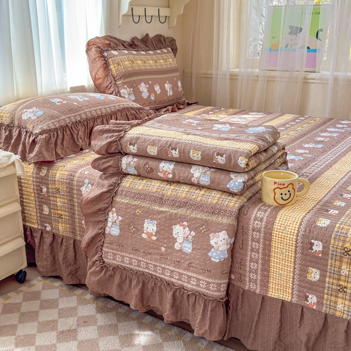 91家纺网 家纺一手货源 找家纺 仟网汇 2026新款密拷花边款法式泡芙纱夏被四件套夏被床盖四件套 奶糖猫咪