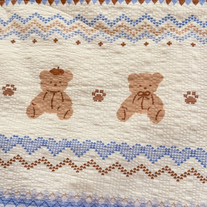 91家纺网 家纺一手货源 找家纺 仟网汇 2026新款密拷花边款法式泡芙纱夏被四件套夏被床盖四件套 焦糖小熊