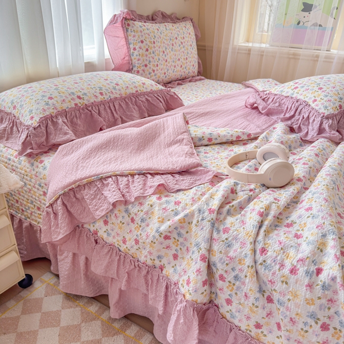 91家纺网 家纺一手货源 找家纺 仟网汇 2026新款密拷花边款法式泡芙纱夏被四件套夏被床盖四件套 春日花花