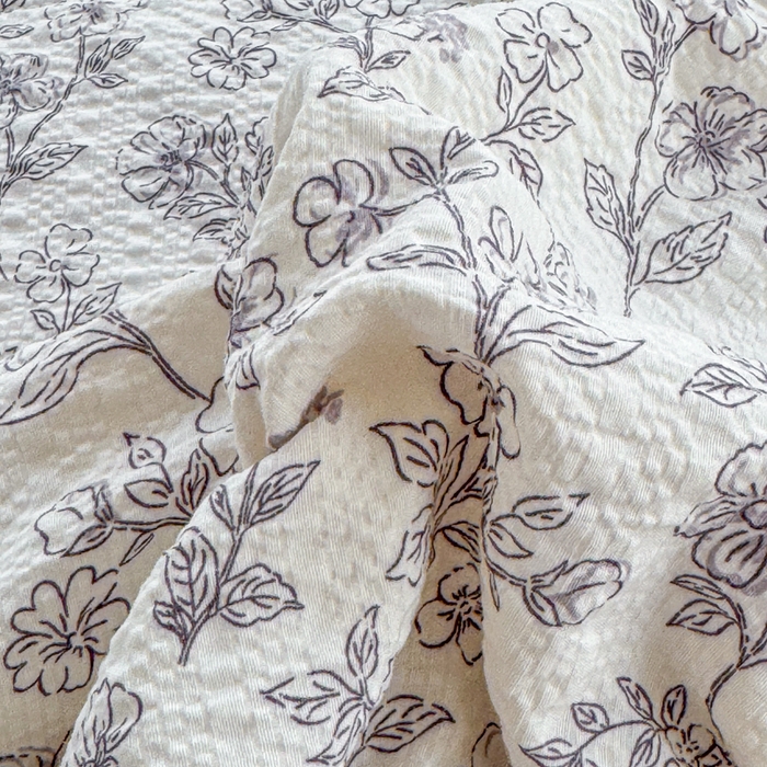 91家纺网 家纺一手货源 找家纺 仟网汇 2026新款密拷花边款法式泡芙纱夏被四件套夏被床盖四件套 灰调花园