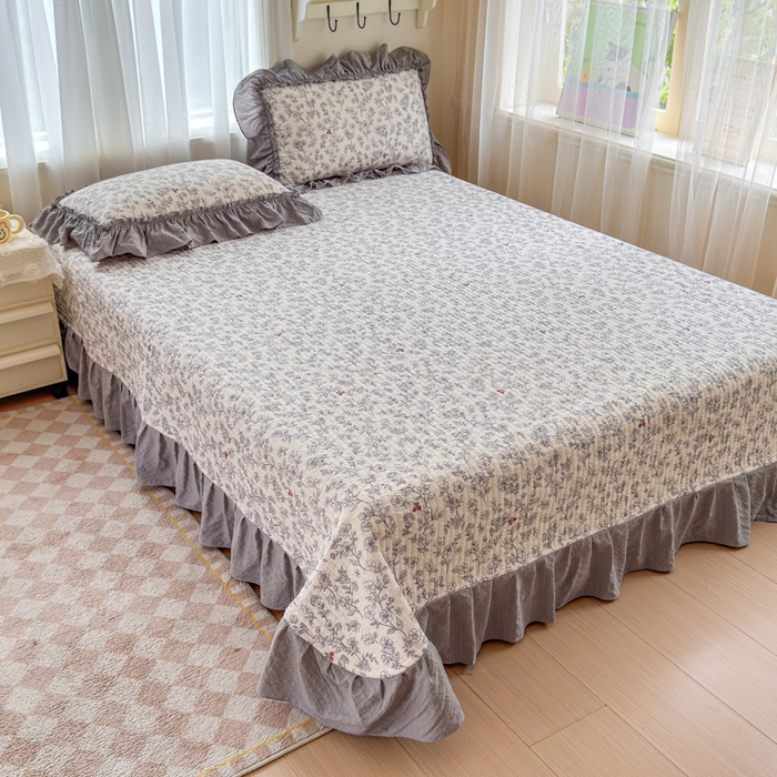 91家纺网 家纺一手货源 找家纺 仟网汇 2026新款密拷花边款法式泡芙纱夏被四件套夏被床盖四件套 灰调花园