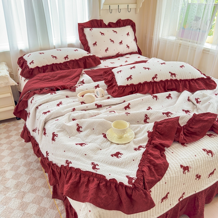 91家纺网 家纺一手货源 找家纺 仟网汇 2026新款密拷花边款法式泡芙纱夏被四件套夏被床盖四件套 马到成功