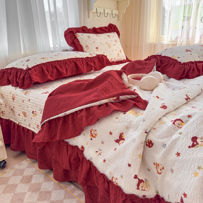 91家纺网 家纺一手货源 找家纺 仟网汇 2026新款密拷花边款法式泡芙纱夏被四件套夏被床盖四件套 红红星人