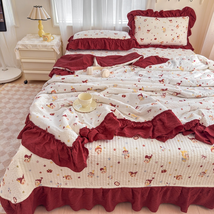 91家纺网 家纺一手货源 找家纺 仟网汇 2026新款密拷花边款法式泡芙纱夏被四件套夏被床盖四件套 红红星人