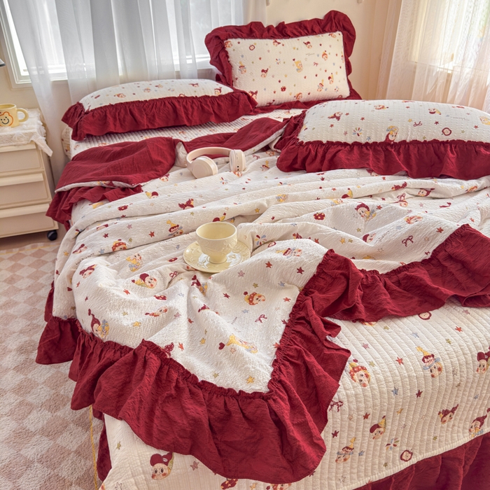 91家纺网 家纺一手货源 找家纺 仟网汇 2026新款密拷花边款法式泡芙纱夏被四件套夏被床盖四件套 红红星人