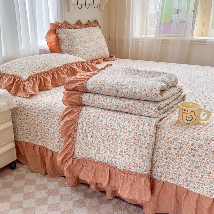 91家纺网 家纺一手货源 找家纺 仟网汇 2026新款密拷花边款法式泡芙纱夏被四件套夏被床盖四件套 好柿发生