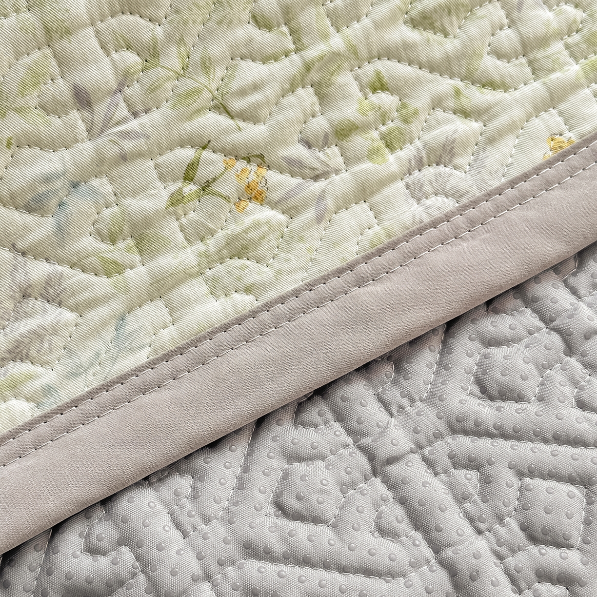 91家纺网 家纺一手货源 找家纺 手艺人家纺 2026新款四季通用榻榻米纯棉床盖专用防滑夹棉绗缝床单坑盖炕罩垫子可机洗定制 花彩童话