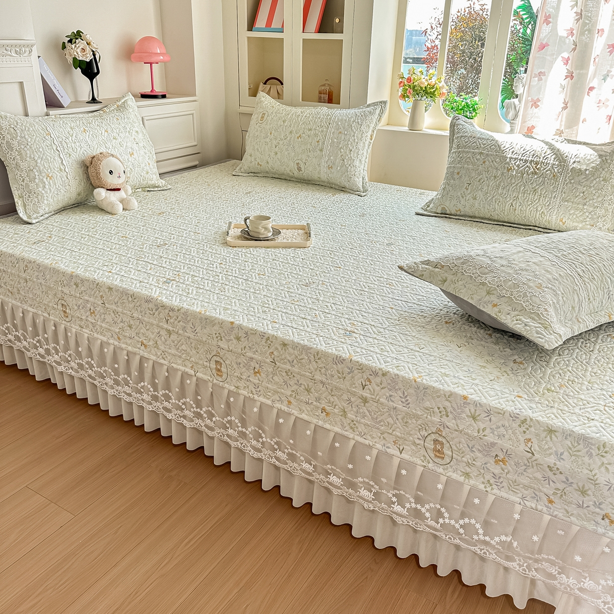 91家纺网 家纺一手货源 找家纺 手艺人家纺 2026新款四季通用榻榻米纯棉床盖专用防滑夹棉绗缝床单坑盖炕罩垫子可机洗定制 花彩童话