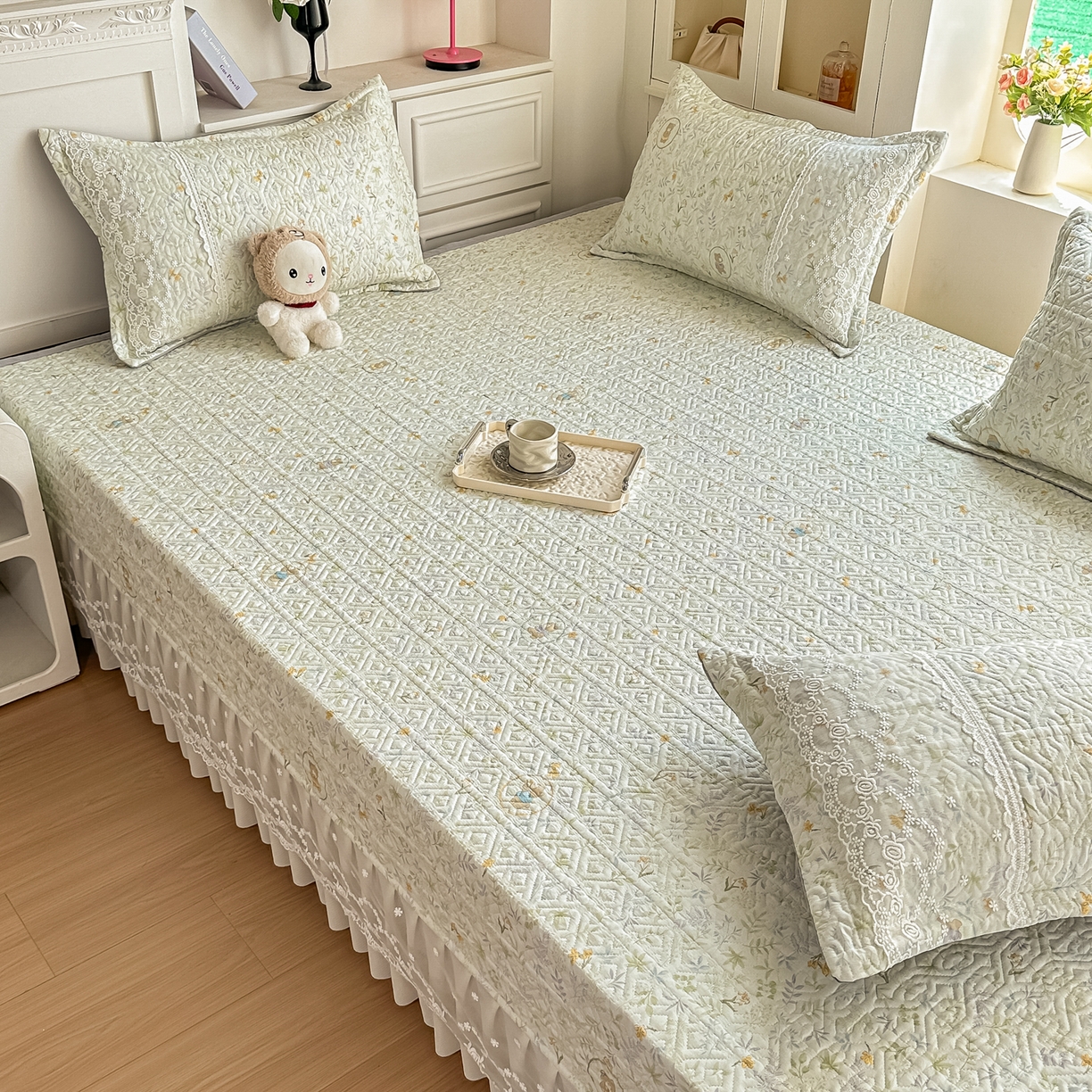 91家纺网 家纺一手货源 找家纺 手艺人家纺 2026新款四季通用榻榻米纯棉床盖专用防滑夹棉绗缝床单坑盖炕罩垫子可机洗定制 花彩童话