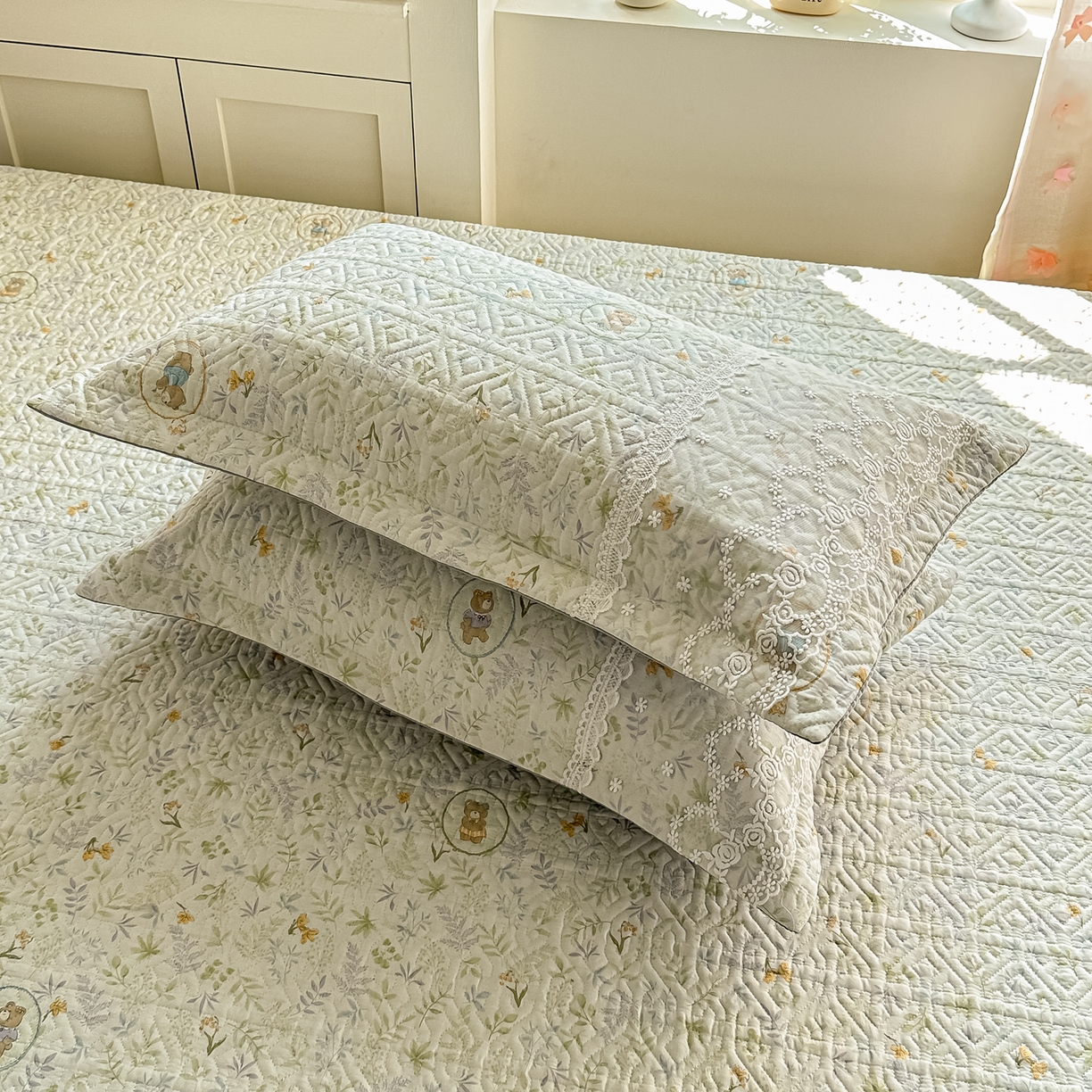 91家纺网 家纺一手货源 找家纺 手艺人家纺 2026新款四季通用榻榻米纯棉床盖专用防滑夹棉绗缝床单坑盖炕罩垫子可机洗定制 花彩童话