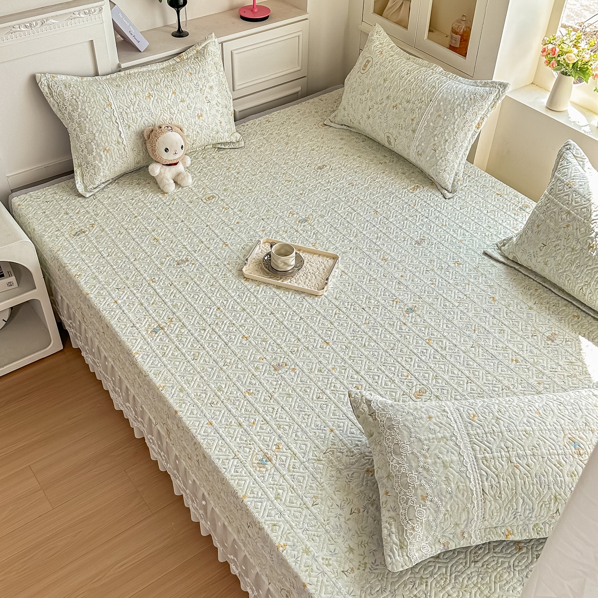 91家纺网 家纺一手货源 找家纺 手艺人家纺 2026新款四季通用榻榻米纯棉床盖专用防滑夹棉绗缝床单坑盖炕罩垫子可机洗定制 花彩童话