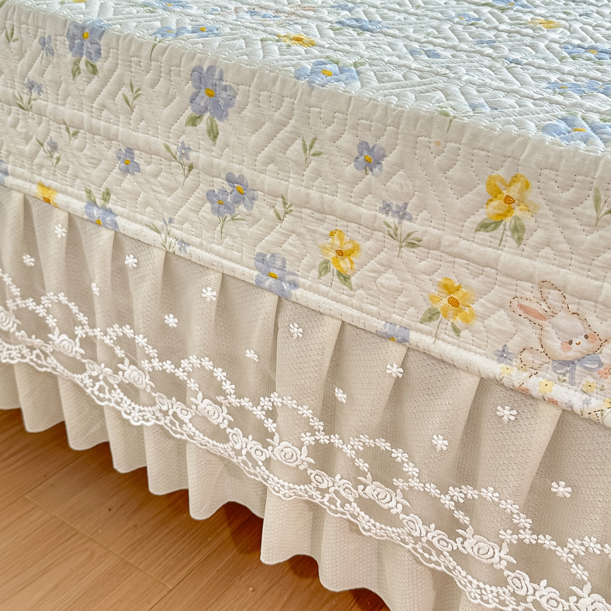 91家纺网 家纺一手货源 找家纺 手艺人家纺 2026新款四季通用榻榻米纯棉床盖专用防滑夹棉绗缝床单坑盖炕罩垫子可机洗定制 花开漫野