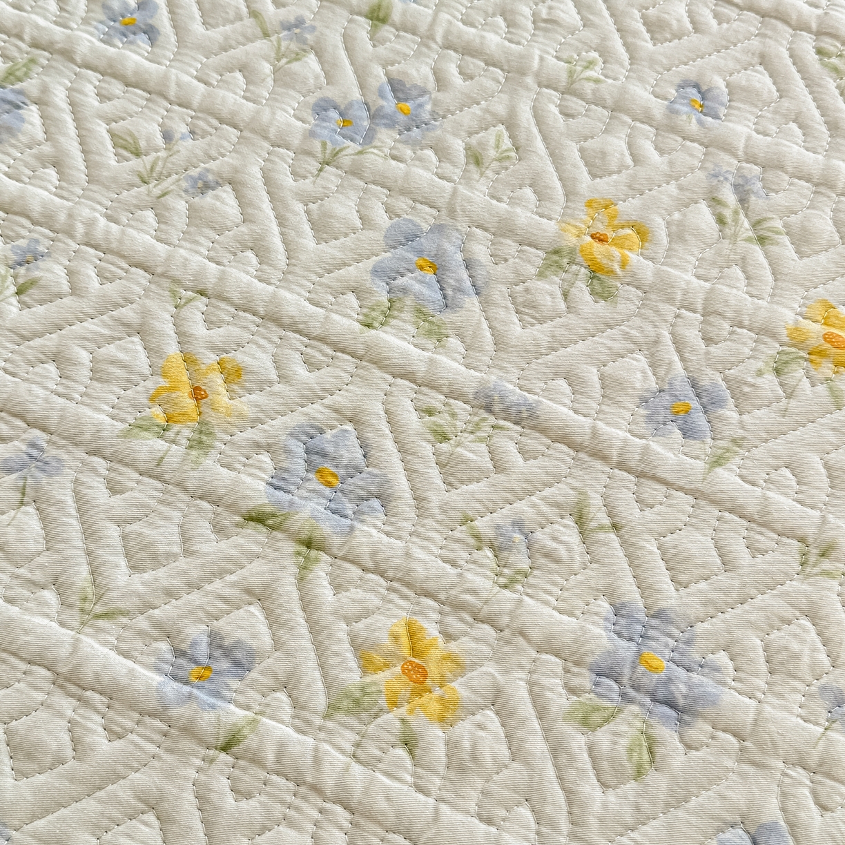 91家纺网 家纺一手货源 找家纺 手艺人家纺 2026新款四季通用榻榻米纯棉床盖专用防滑夹棉绗缝床单坑盖炕罩垫子可机洗定制 花开漫野