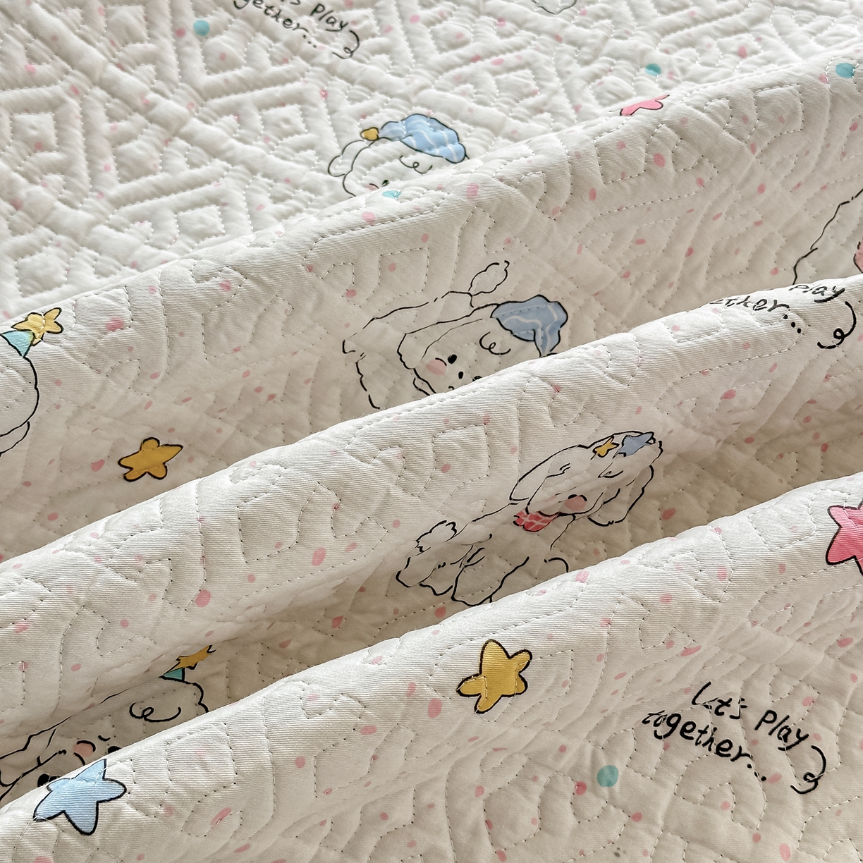 91家纺网 家纺一手货源 找家纺 手艺人家纺 2026新款四季通用榻榻米纯棉床盖专用防滑夹棉绗缝床单坑盖炕罩垫子可机洗定制 欢乐小狗