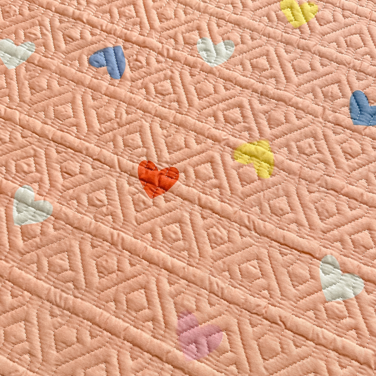 91家纺网 家纺一手货源 找家纺 手艺人家纺 2026新款四季通用榻榻米纯棉床盖专用防滑夹棉绗缝床单坑盖炕罩垫子可机洗定制 心心相印