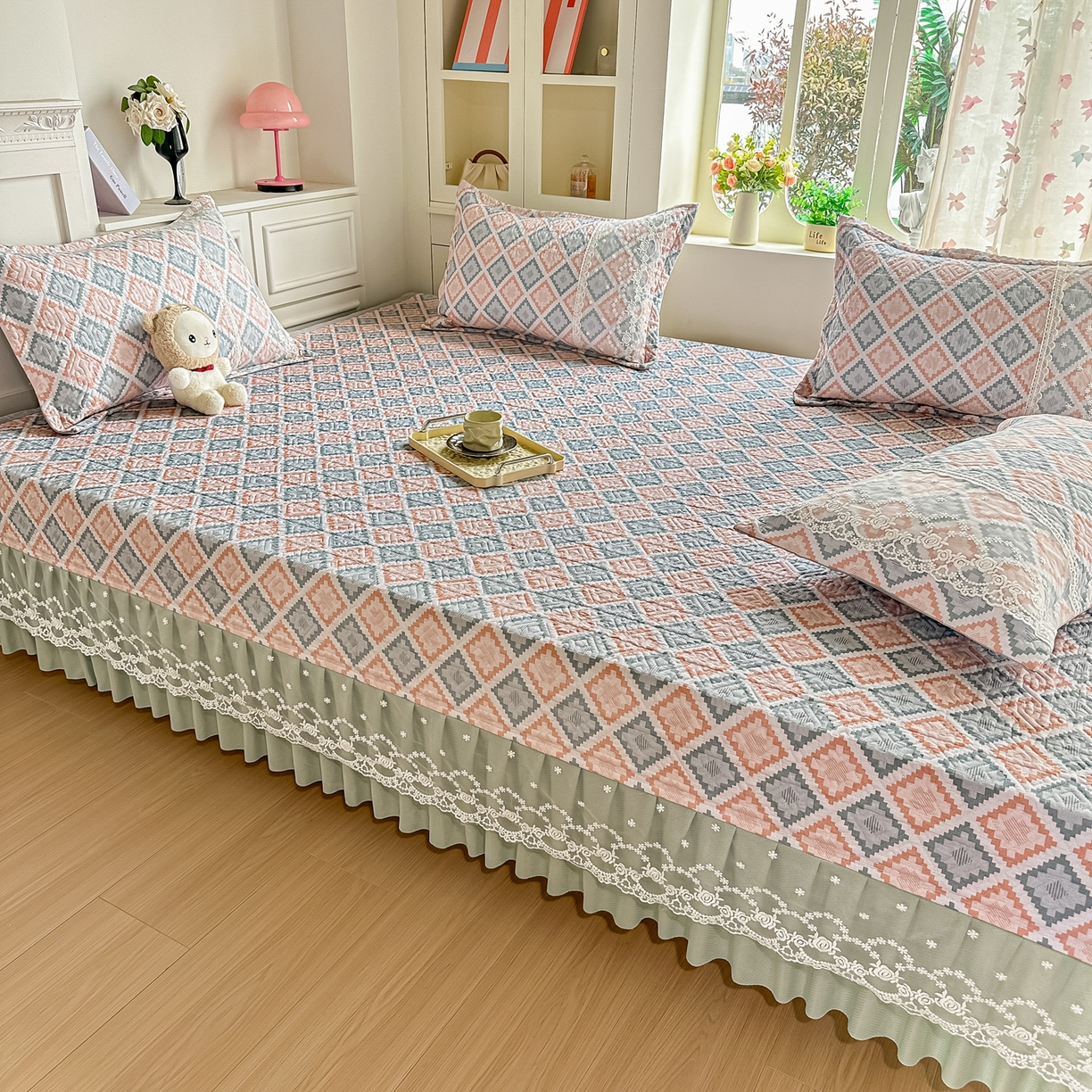 91家纺网 家纺一手货源 找家纺 手艺人家纺 2026新款四季通用榻榻米纯棉床盖专用防滑夹棉绗缝床单坑盖炕罩垫子可机洗定制 波西迷亚粉