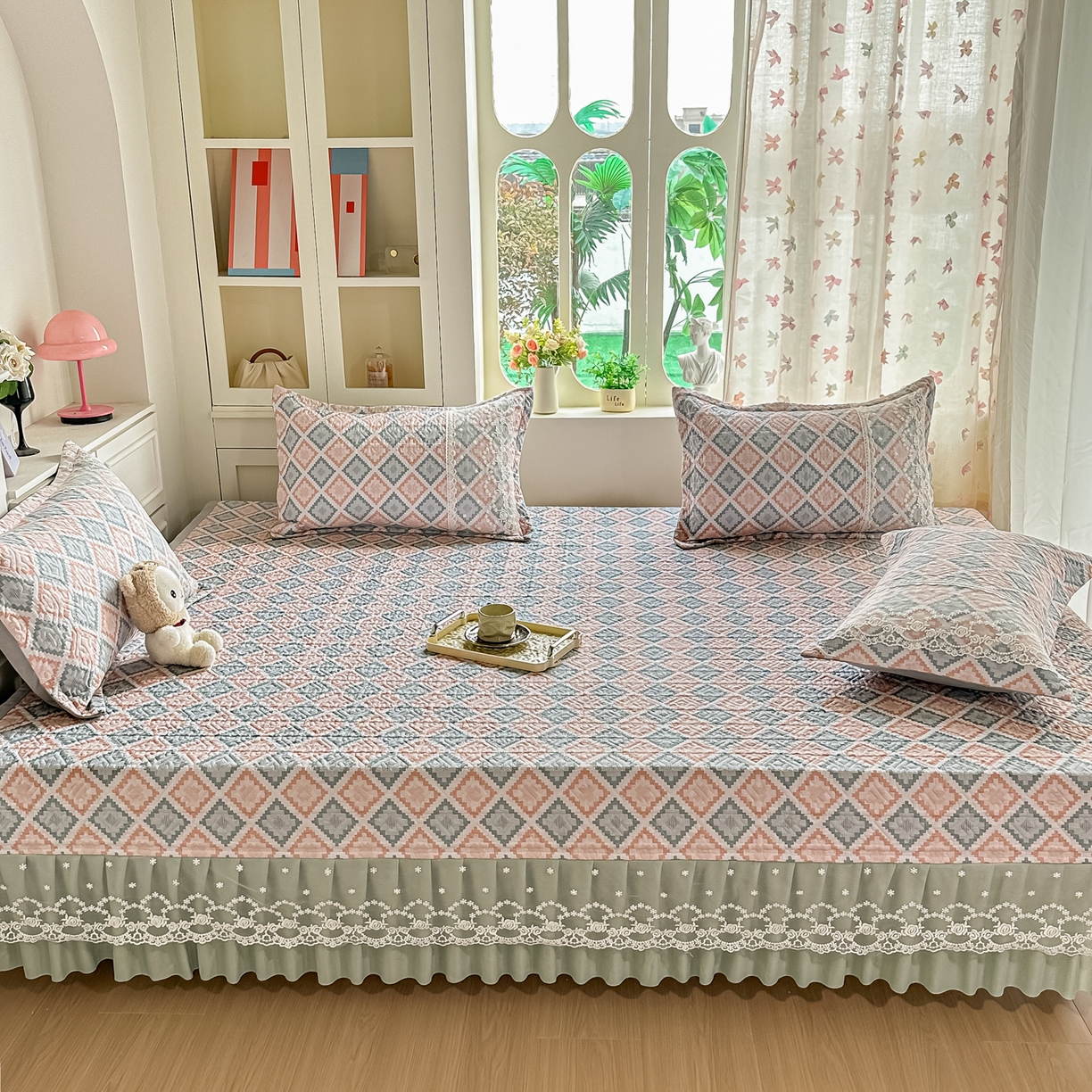 91家纺网 家纺一手货源 找家纺 手艺人家纺 2026新款四季通用榻榻米纯棉床盖专用防滑夹棉绗缝床单坑盖炕罩垫子可机洗定制 波西迷亚粉