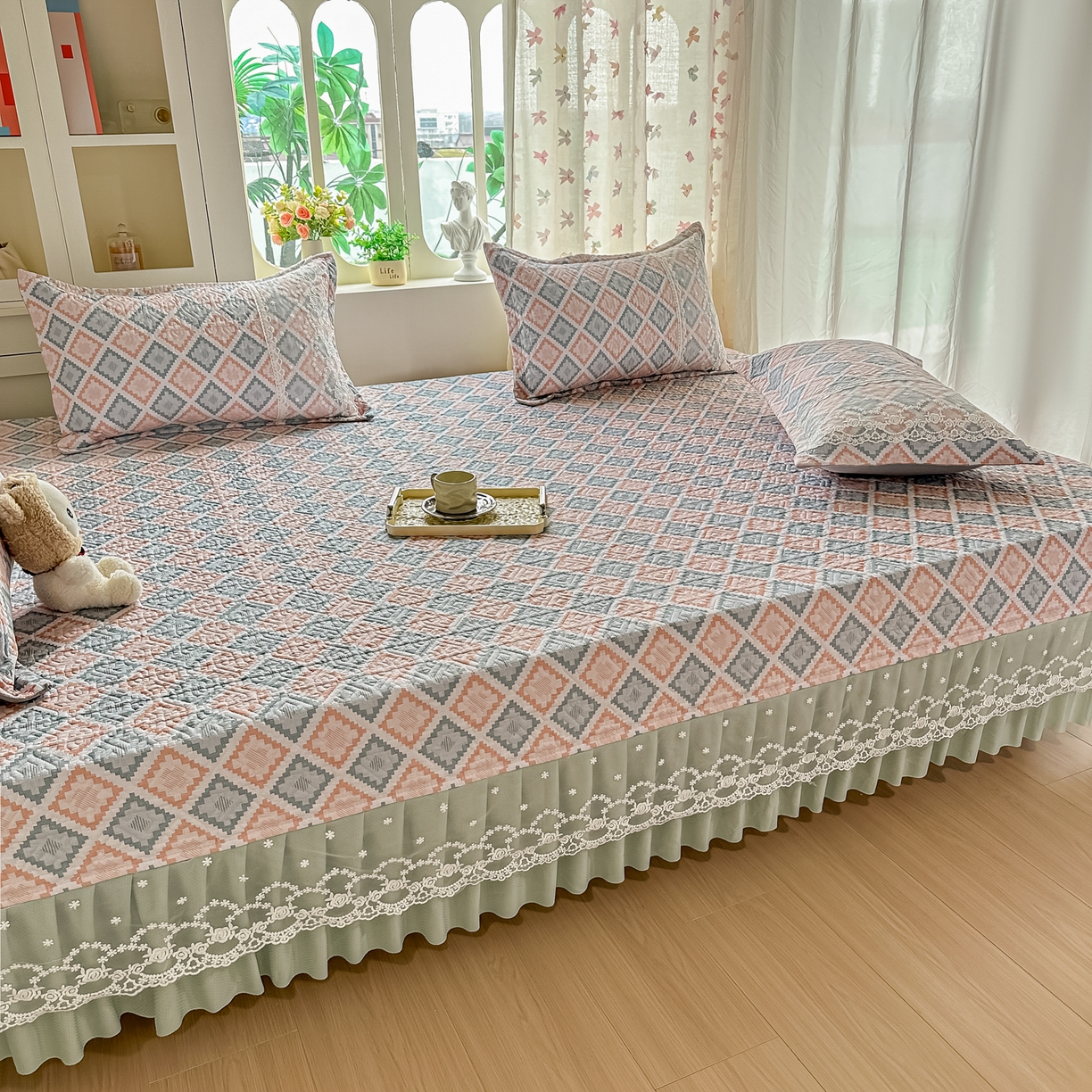 91家纺网 家纺一手货源 找家纺 手艺人家纺 2026新款四季通用榻榻米纯棉床盖专用防滑夹棉绗缝床单坑盖炕罩垫子可机洗定制 波西迷亚粉