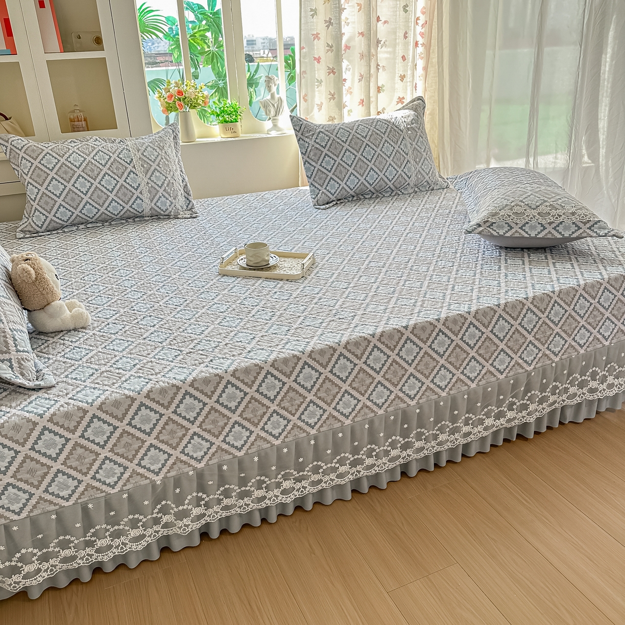 91家纺网 家纺一手货源 找家纺 手艺人家纺 2026新款四季通用榻榻米纯棉床盖专用防滑夹棉绗缝床单坑盖炕罩垫子可机洗定制 波西迷亚灰