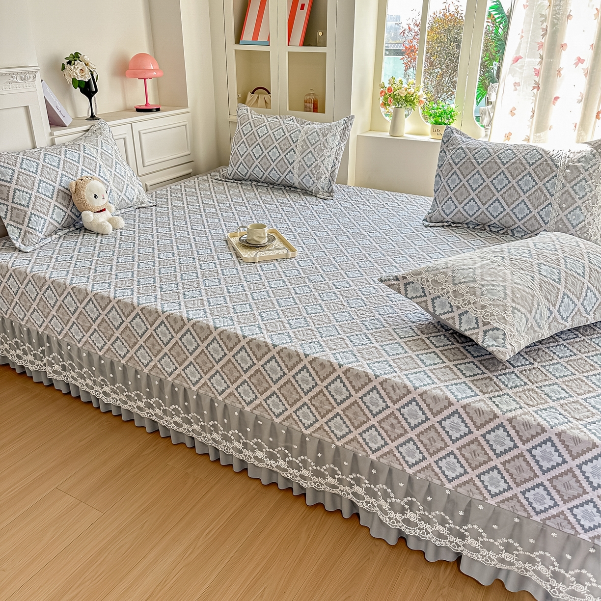 91家纺网 家纺一手货源 找家纺 手艺人家纺 2026新款四季通用榻榻米纯棉床盖专用防滑夹棉绗缝床单坑盖炕罩垫子可机洗定制 波西迷亚灰