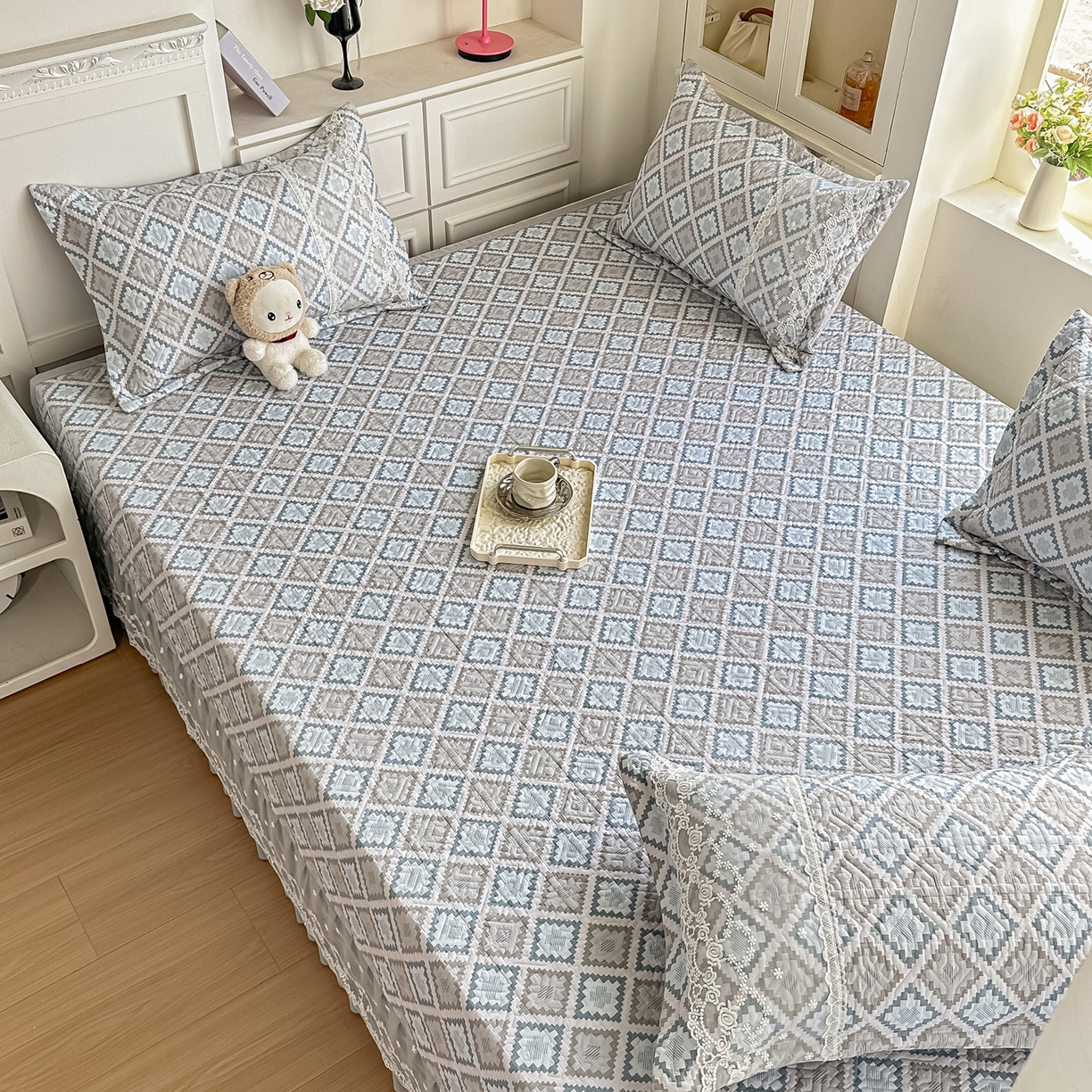 91家纺网 家纺一手货源 找家纺 手艺人家纺 2026新款四季通用榻榻米纯棉床盖专用防滑夹棉绗缝床单坑盖炕罩垫子可机洗定制 波西迷亚灰