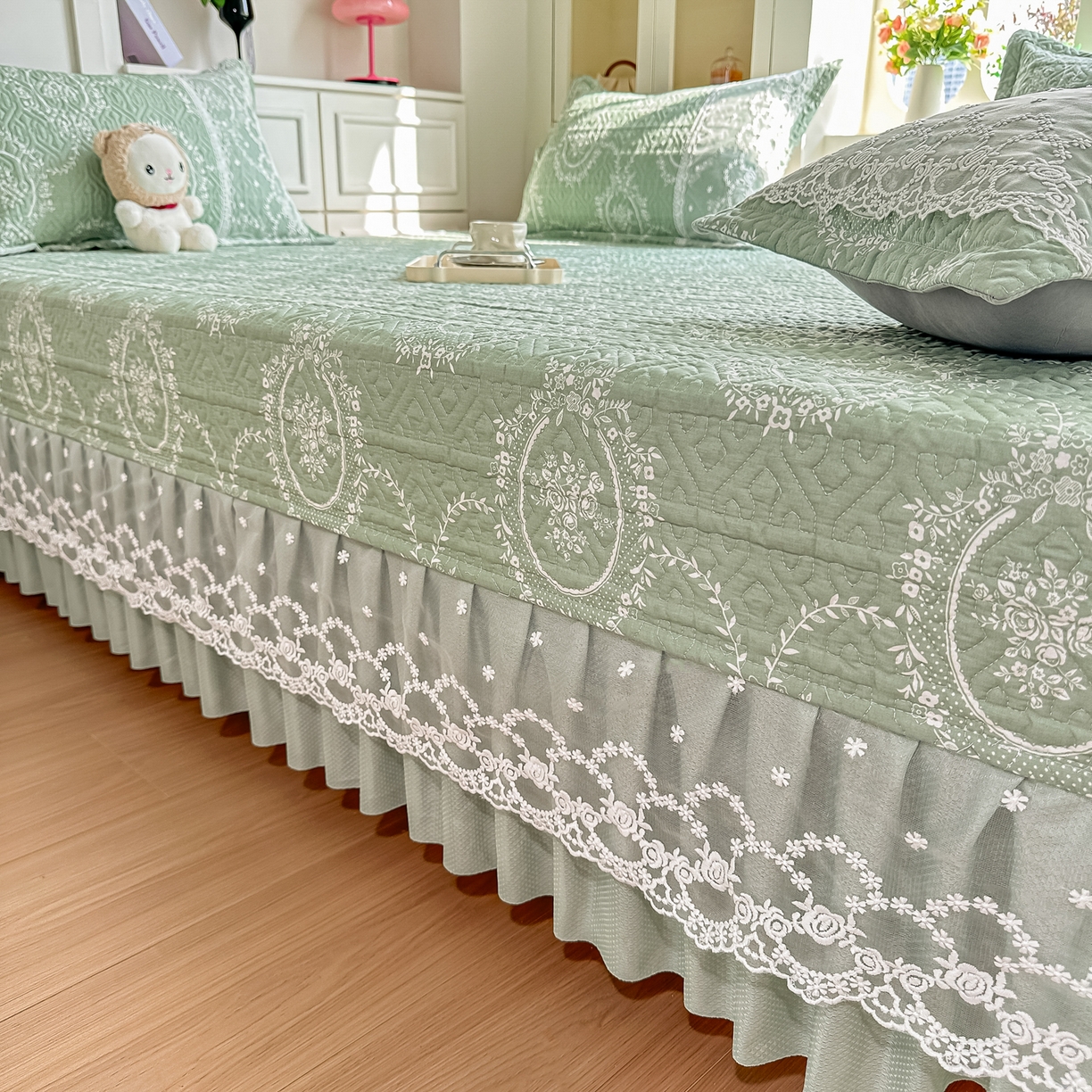 91家纺网 家纺一手货源 找家纺 手艺人家纺 2026新款四季通用榻榻米纯棉床盖专用防滑夹棉绗缝床单坑盖炕罩垫子可机洗定制 风情米兰绿