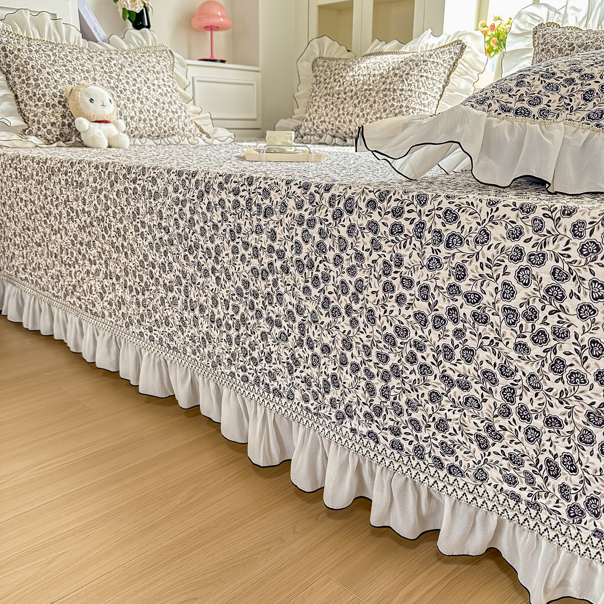 91家纺网 家纺一手货源 找家纺 手艺人家纺 2026新款四季通用榻榻米纯棉床盖专用防滑夹棉绗缝床单坑盖炕罩垫子可机洗定制 花田梦