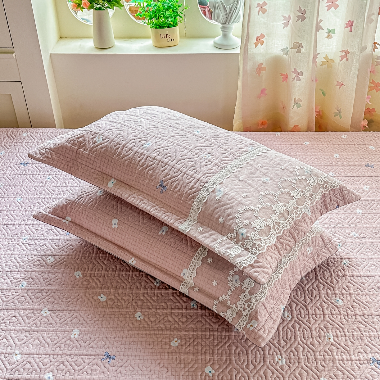 91家纺网 家纺一手货源 找家纺 手艺人家纺 2026新款四季通用榻榻米纯棉床盖专用防滑夹棉绗缝床单坑盖炕罩垫子可机洗定制 萌兔粉