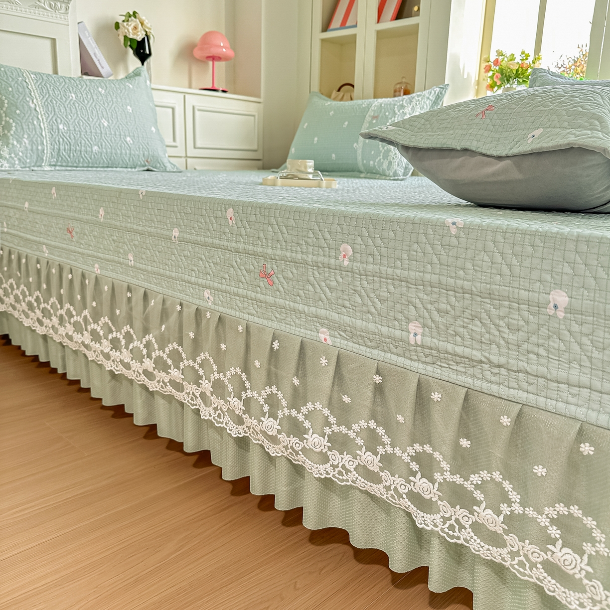 91家纺网 家纺一手货源 找家纺 手艺人家纺 2026新款四季通用榻榻米纯棉床盖专用防滑夹棉绗缝床单坑盖炕罩垫子可机洗定制 萌兔绿