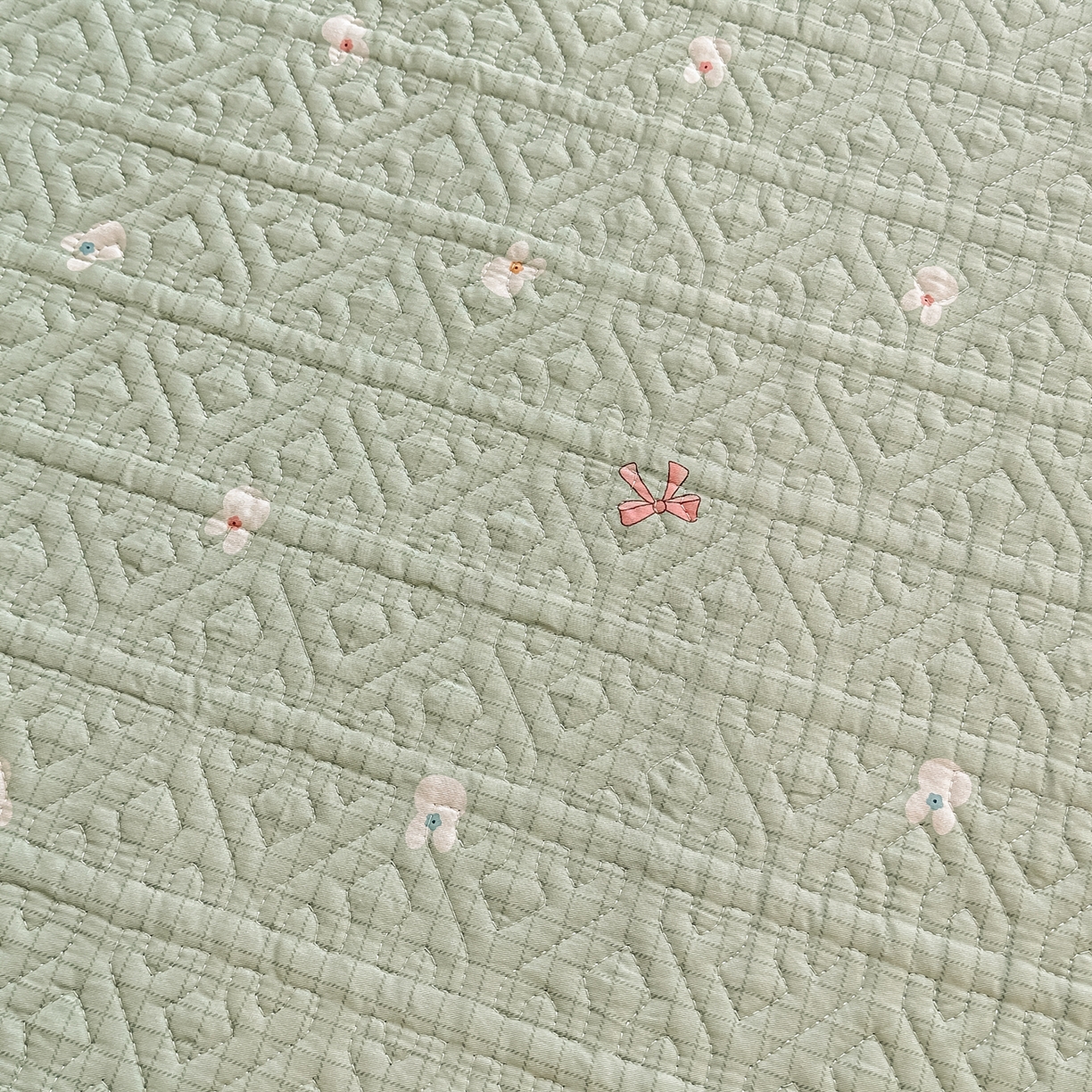 91家纺网 家纺一手货源 找家纺 手艺人家纺 2026新款四季通用榻榻米纯棉床盖专用防滑夹棉绗缝床单坑盖炕罩垫子可机洗定制 萌兔绿