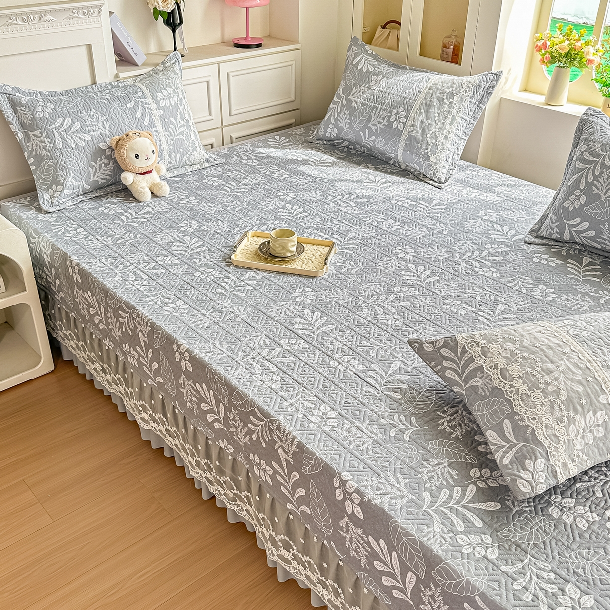 91家纺网 家纺一手货源 找家纺 手艺人家纺 2026新款四季通用榻榻米纯棉床盖专用防滑夹棉绗缝床单坑盖炕罩垫子可机洗定制 春语灰