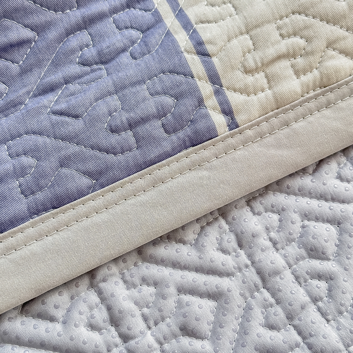 91家纺网 家纺一手货源 找家纺 手艺人家纺 2026新款四季通用榻榻米纯棉床盖专用防滑夹棉绗缝床单坑盖炕罩垫子可机洗定制 格古吉亚