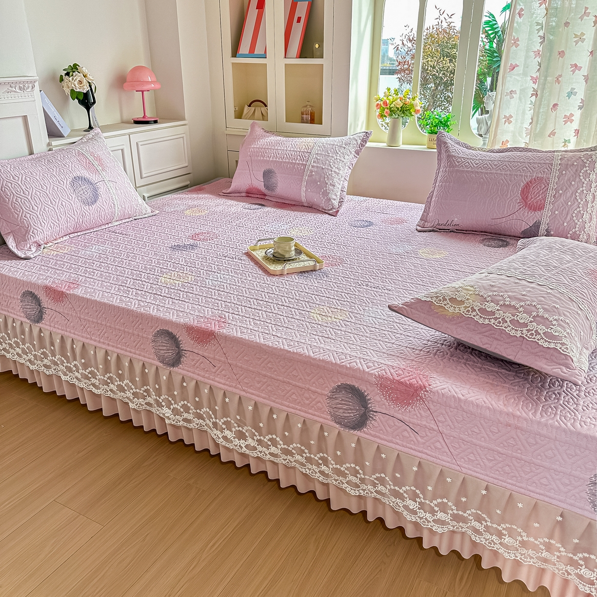 91家纺网 家纺一手货源 找家纺 手艺人家纺 2026新款四季通用榻榻米纯棉床盖专用防滑夹棉绗缝床单坑盖炕罩垫子可机洗定制 曼沙华粉