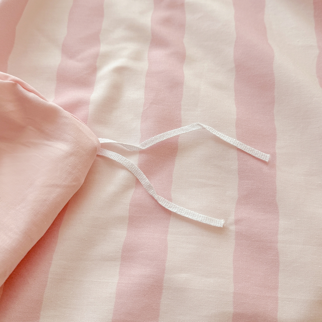 91家纺网 家纺一手货源 找家纺 玉元坊 2026新款儿童女孩卡通全棉纯棉花边被套床单床笠床裙三四件套床品 小黑猫